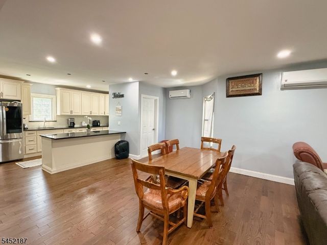 156 E 8Th Ave, Roselle Boro, NJ 07203