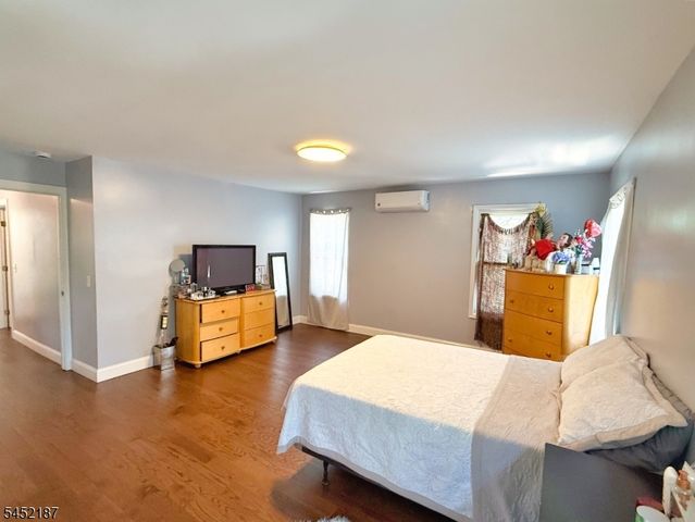 156 E 8Th Ave, Roselle Boro, NJ 07203