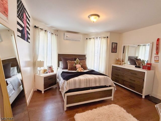 156 E 8Th Ave, Roselle Boro, NJ 07203