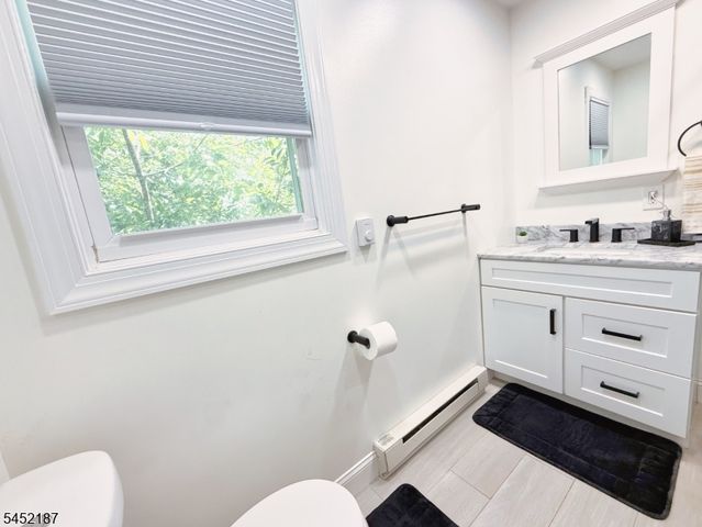 156 E 8Th Ave, Roselle Boro, NJ 07203