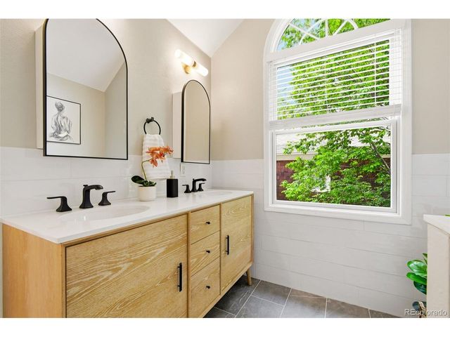 915 S Downing St, Denver, CO 80209