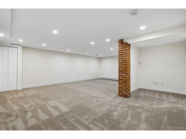 915 S Downing St, Denver, CO 80209