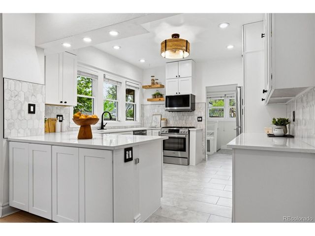 915 S Downing St, Denver, CO 80209