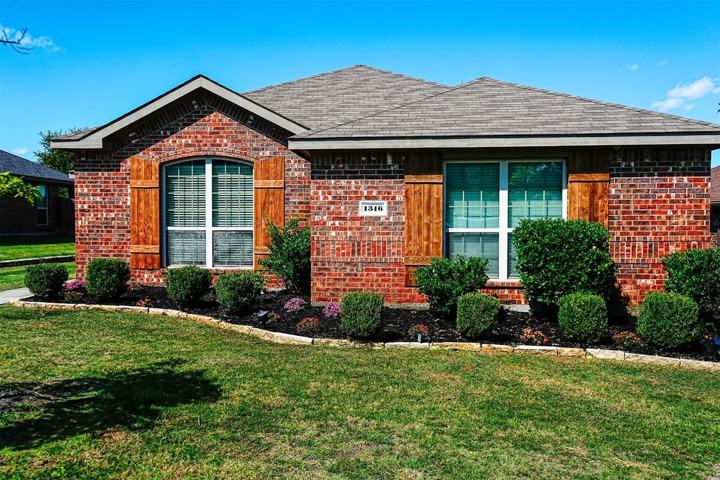 1316 Waco Turner, Royse City, TX 75189