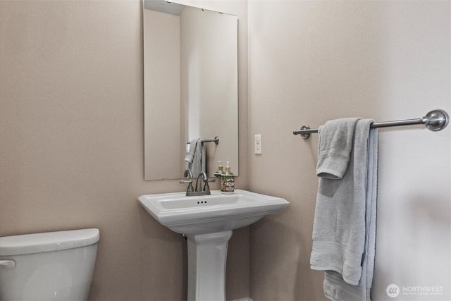 8910 Buttercup Street SE, Tumwater, WA 98501