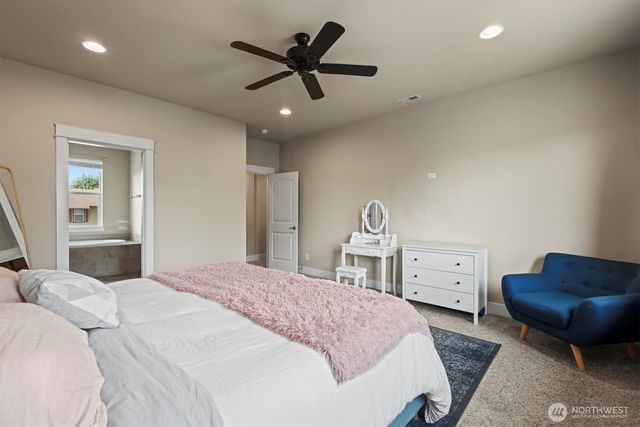 8910 Buttercup Street SE, Tumwater, WA 98501