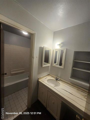 11630 New Halls Ferry Road, Florissant, MO 63033