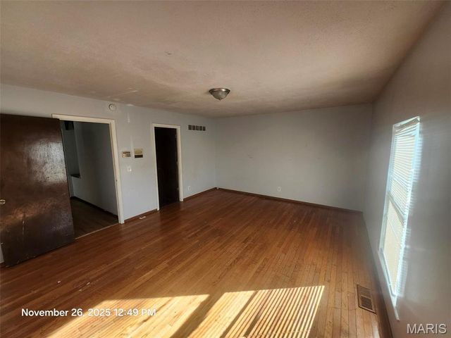 11630 New Halls Ferry Road, Florissant, MO 63033