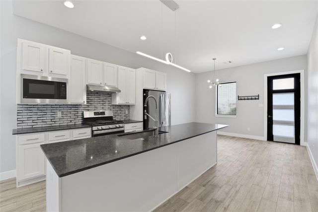 1709 Cedrocanna Lane, Houston, TX 77091