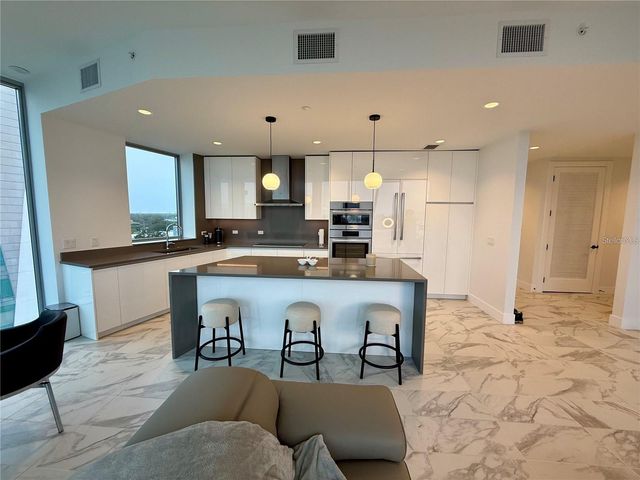 777 3RD AVENUE N 908, St Petersburg, FL 33701