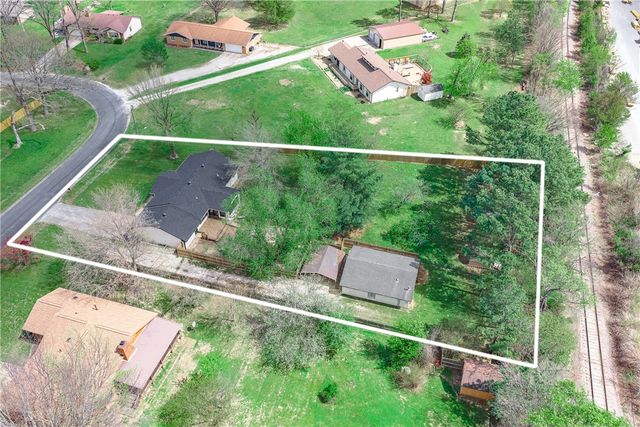 48 E Meadowbrook Circle 1, Bentonville, AR 72712