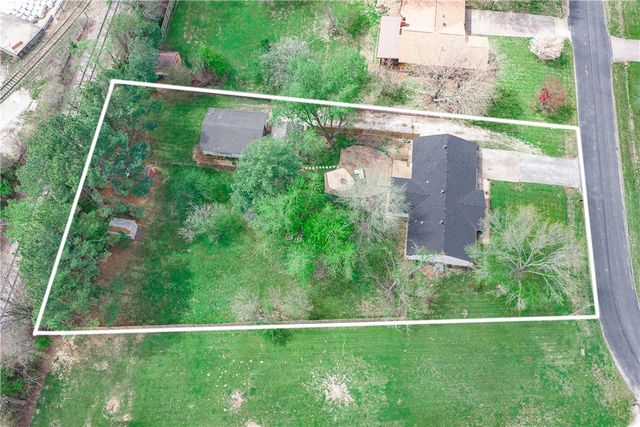48 E Meadowbrook Circle 1, Bentonville, AR 72712