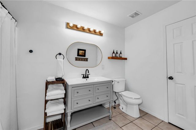 48 E Meadowbrook Circle 1, Bentonville, AR 72712