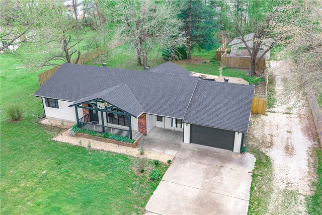 48 E Meadowbrook Circle 1, Bentonville, AR 72712