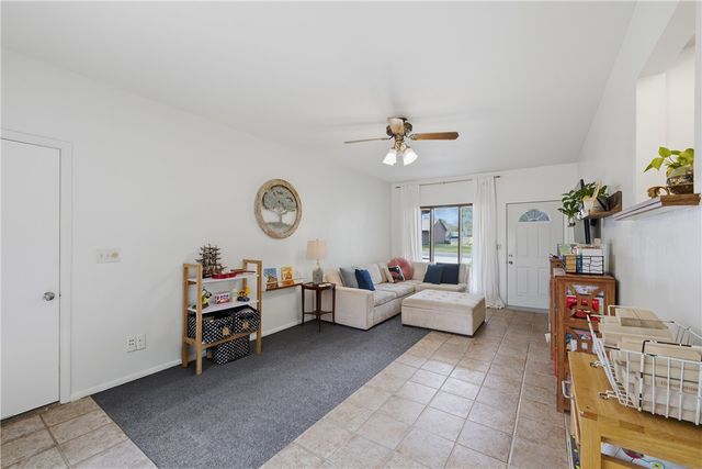 48 E Meadowbrook Circle 1, Bentonville, AR 72712