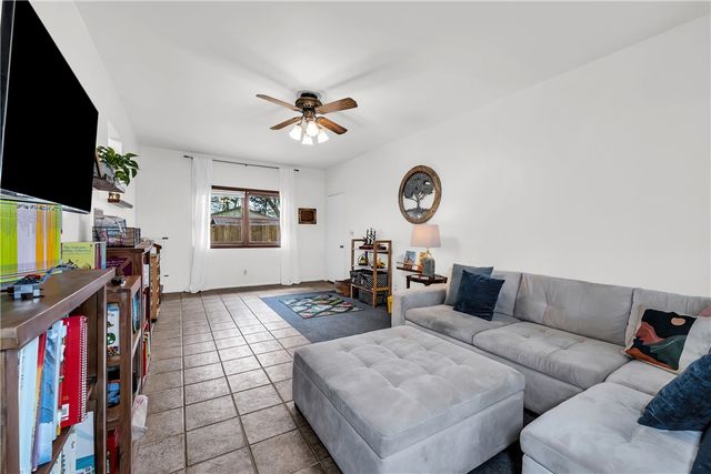 48 E Meadowbrook Circle 1, Bentonville, AR 72712