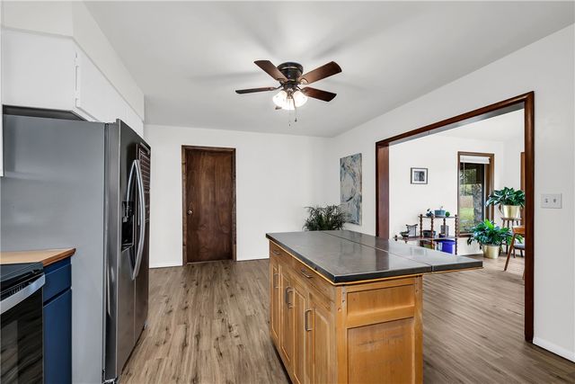 48 E Meadowbrook Circle 1, Bentonville, AR 72712