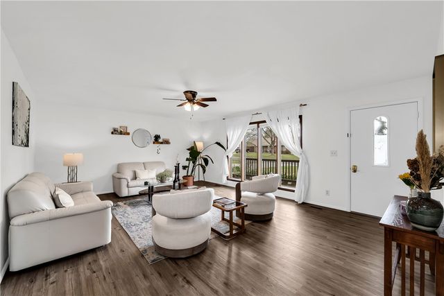 48 E Meadowbrook Circle 1, Bentonville, AR 72712