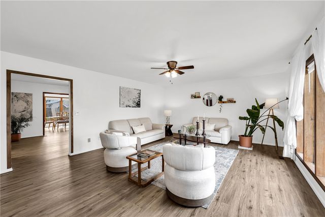48 E Meadowbrook Circle 1, Bentonville, AR 72712