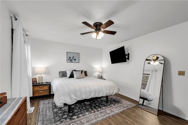 48 E Meadowbrook Circle 1, Bentonville, AR 72712