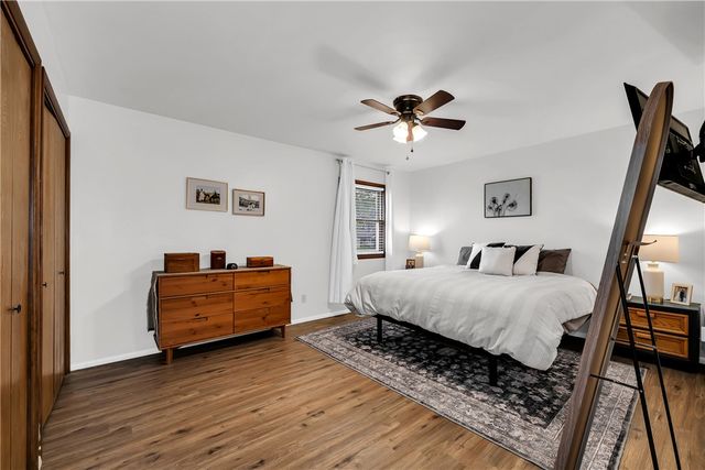 48 E Meadowbrook Circle 1, Bentonville, AR 72712