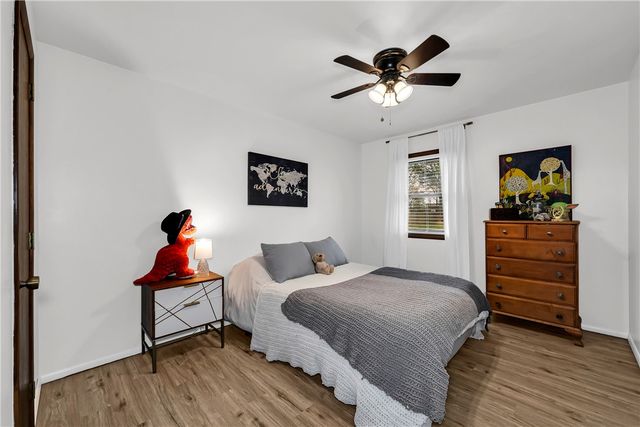 48 E Meadowbrook Circle 1, Bentonville, AR 72712