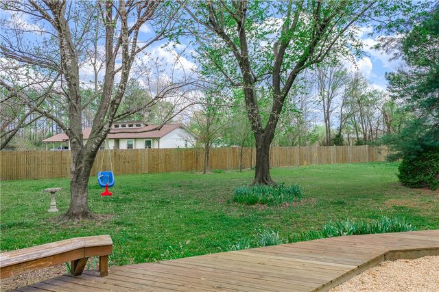 48 E Meadowbrook Circle 1, Bentonville, AR 72712