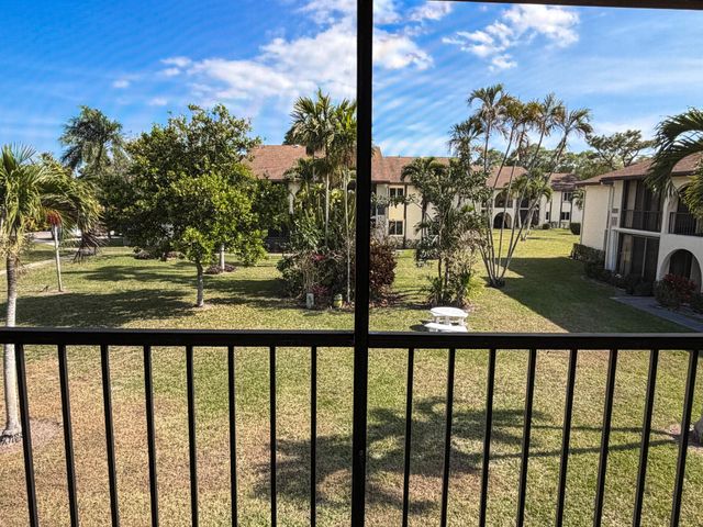 3530 Pine Needle Drive C-2, Greenacres, FL 33463