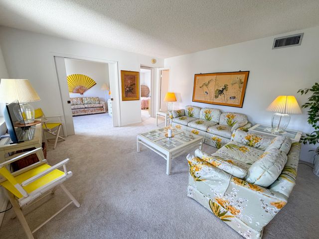 3530 Pine Needle Drive C-2, Greenacres, FL 33463