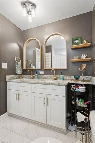392 Nicewood DR, Newport News, VA 23602