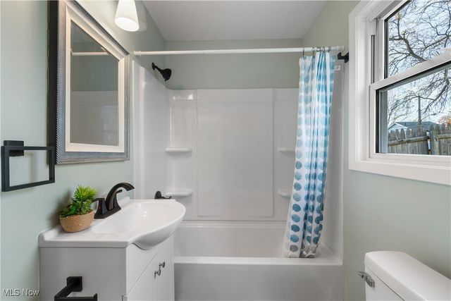 955 Iona Avenue, Akron, OH 44314