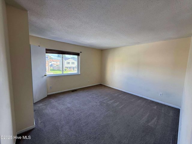 426 Myrtlewood Circle, Jacksonville, NC 28546
