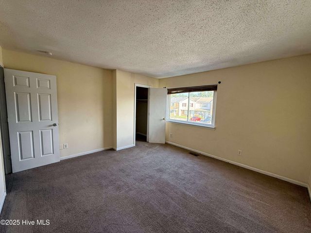 426 Myrtlewood Circle, Jacksonville, NC 28546