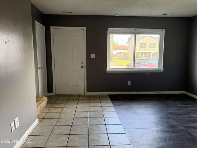 426 Myrtlewood Circle, Jacksonville, NC 28546