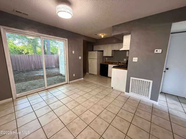 426 Myrtlewood Circle, Jacksonville, NC 28546