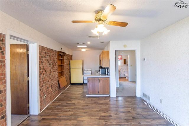8 CHANUTE CIRCLE, Wichita Falls, TX 76306