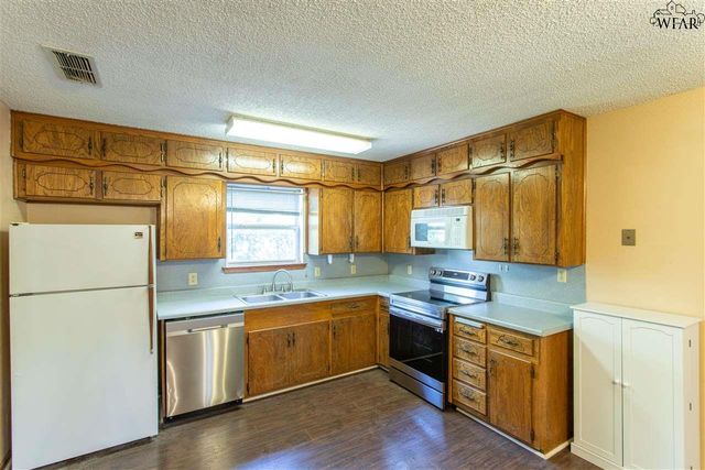 8 CHANUTE CIRCLE, Wichita Falls, TX 76306