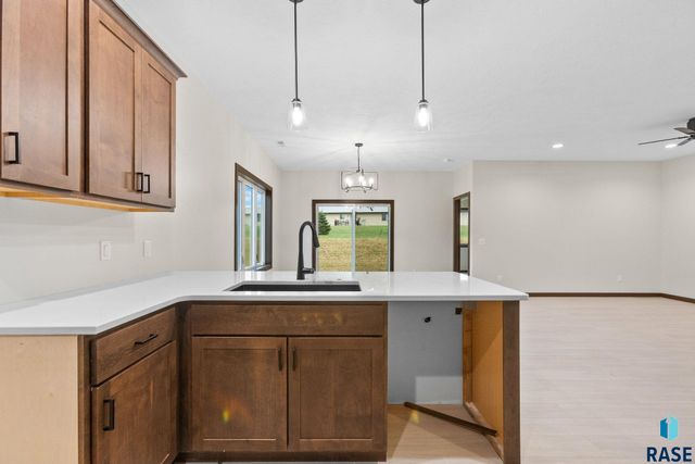 1102 S 6th Ave Avenue, Rock Rapids, IA 51246