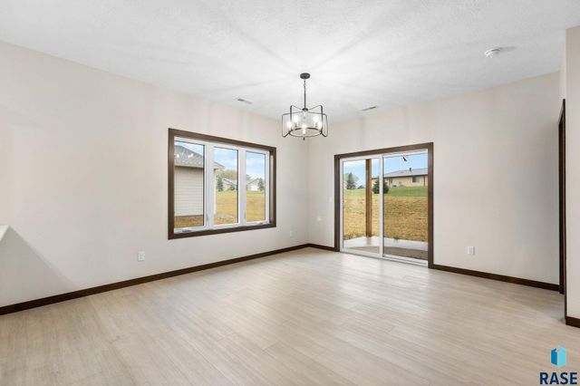 1102 S 6th Ave Avenue, Rock Rapids, IA 51246