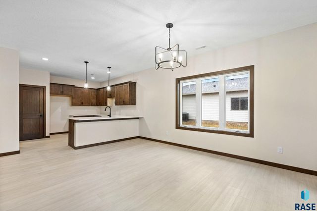 1102 S 6th Ave Avenue, Rock Rapids, IA 51246