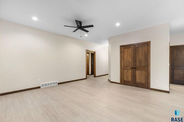 1102 S 6th Ave Avenue, Rock Rapids, IA 51246