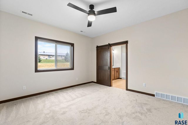 1102 S 6th Ave Avenue, Rock Rapids, IA 51246