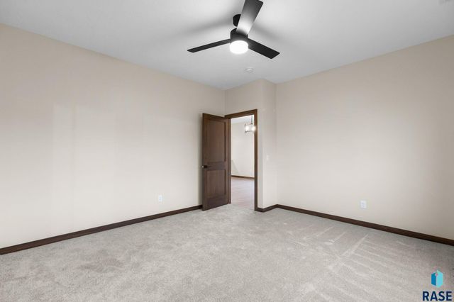 1102 S 6th Ave Avenue, Rock Rapids, IA 51246