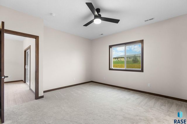 1102 S 6th Ave Avenue, Rock Rapids, IA 51246