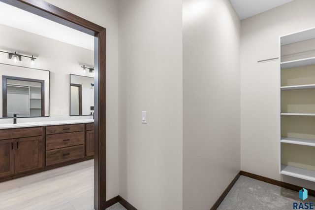 1102 S 6th Ave Avenue, Rock Rapids, IA 51246