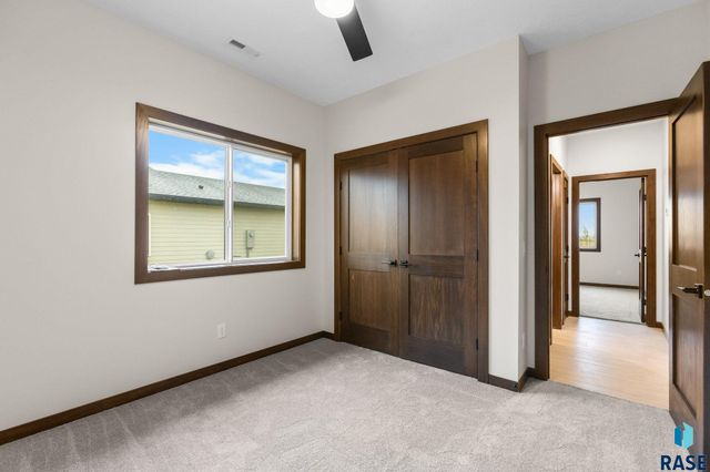 1102 S 6th Ave Avenue, Rock Rapids, IA 51246