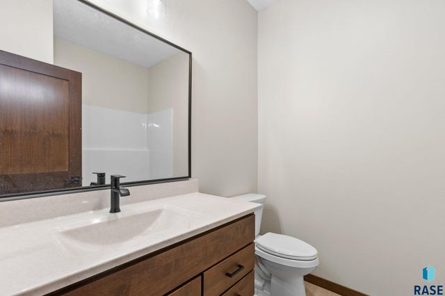 1102 S 6th Ave Avenue, Rock Rapids, IA 51246