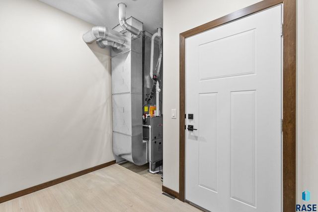 1102 S 6th Ave Avenue, Rock Rapids, IA 51246