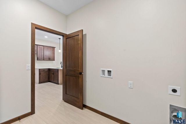 1102 S 6th Ave Avenue, Rock Rapids, IA 51246