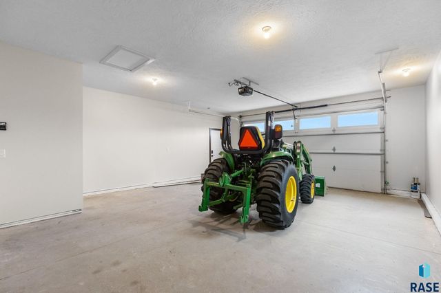 1102 S 6th Ave Avenue, Rock Rapids, IA 51246